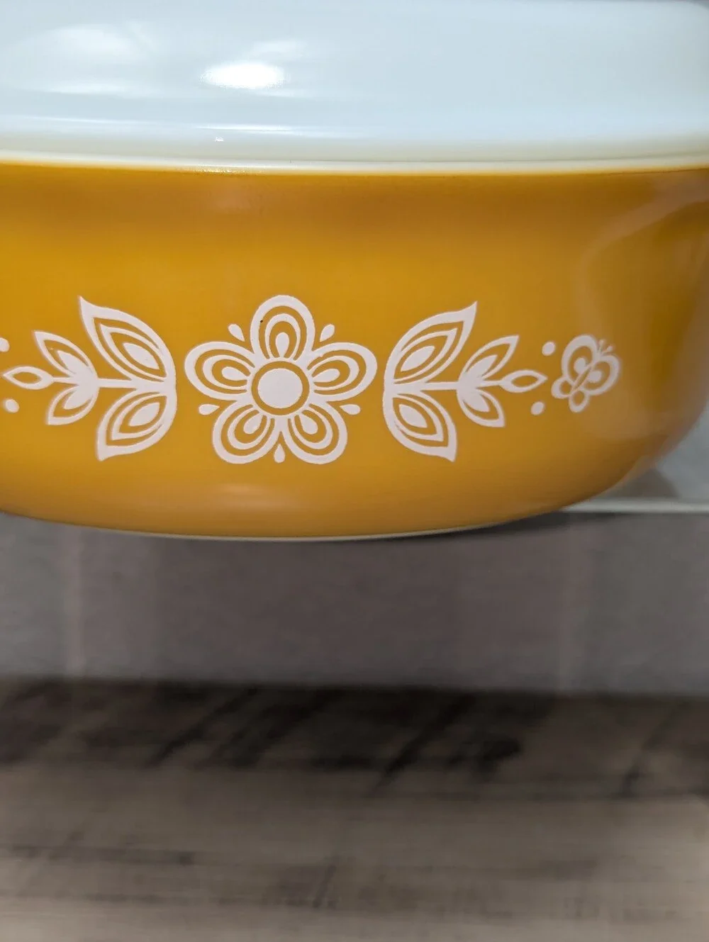 PYREX Vintage Golden Butterfly Baking Casserole Dish with Lid 1.5 Qt